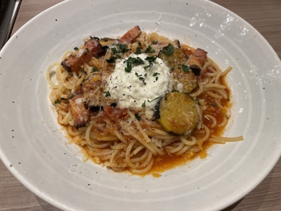 KIKYO(キキョウ) ナスとベーコンとトマトソースパスタ