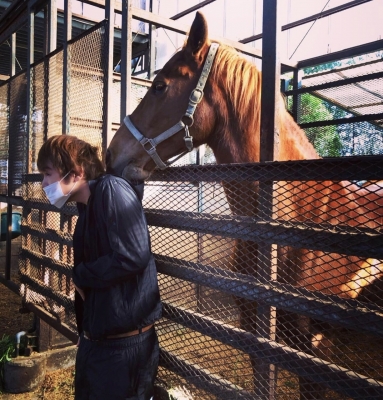 MAKOTO(マコト) 馬に脱がされ。。