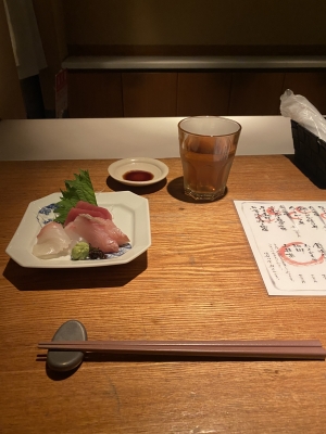 NATSU(ナツ) 刺身をくらう