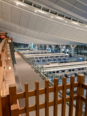 KONOSUKE(コウノスケ) 深夜の空港