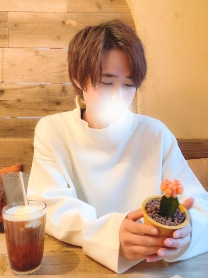 IORI(イオリ) 宣材写真②
