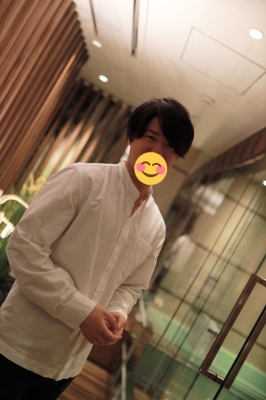 SHIKI(シキ) 良いやつオーラ全開写真