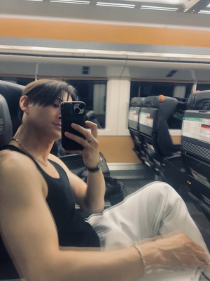 KONOSUKE(ｺｳﾉｽｹ) あつー、、夏かよ