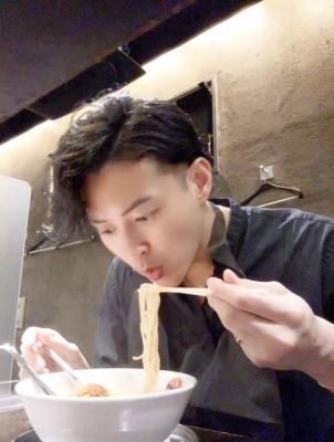 KONOSUKE(コウノスケ) 明日は12:00〜受付可能です