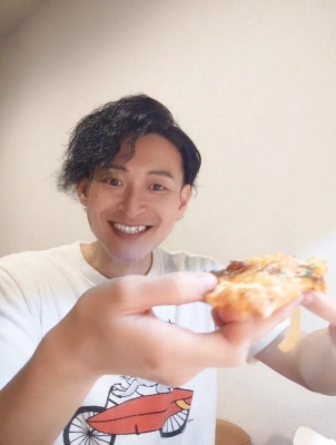 KONOSUKE(コウノスケ) ピザ好きなんです