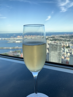 KOUTA(ｺｳﾀ) 1日の始まりはワインで乾杯🥂