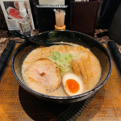 MOEGI(モエギ) おしゃれなラーメン屋さん